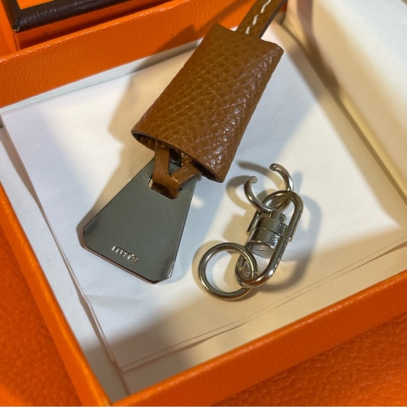 Hermes Palladium Cadena Padlock Rare #32 & Hermes Mini Clochette Epsom Bag Charm - Picture 11 of 16